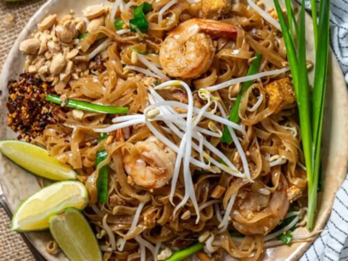 Exquisite Pad Thai: A Culinary Journey with Sophia