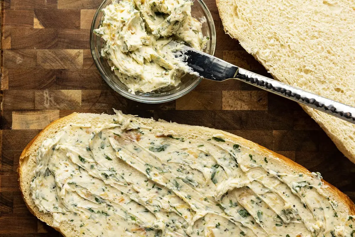 Ultimate Garlic Bread Recipe: A Perfect Side for Any Meal